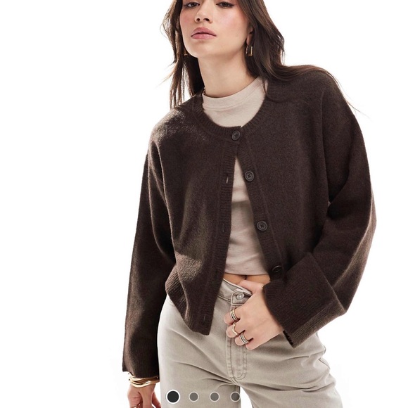 Women's Cardigan Sweater Set - Black, Cream, and Brown - Picture 10 of 13